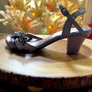 KENNETH COLE girls dressy sandals size 2.5